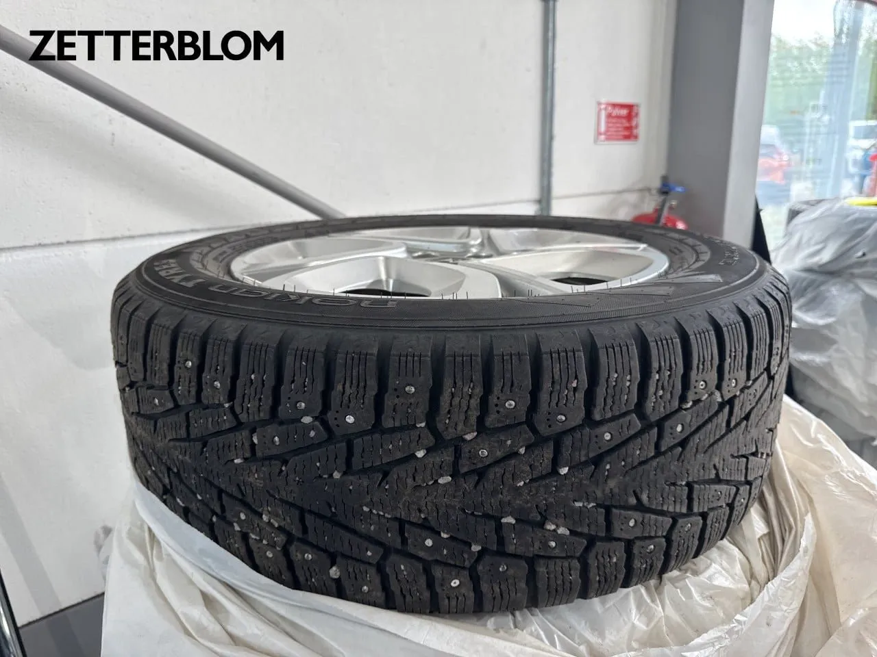 Vehicle image 14