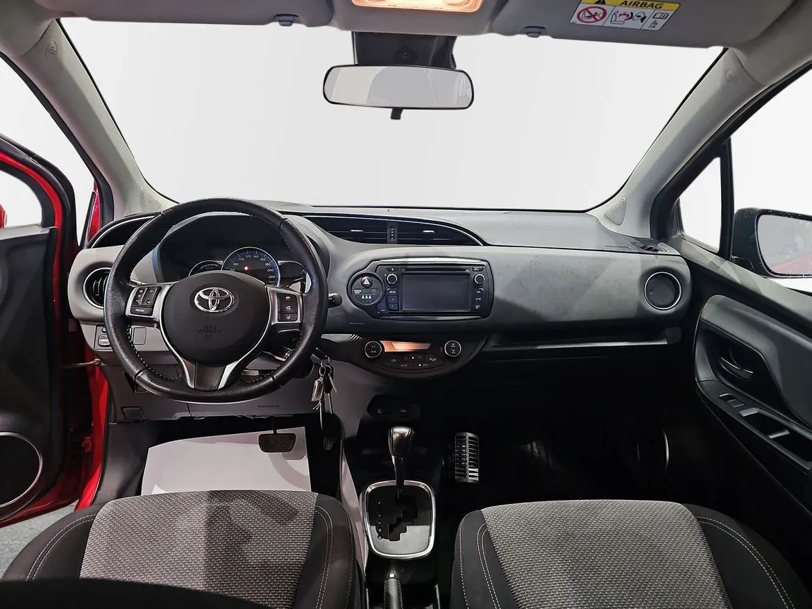 Vehicle image 7