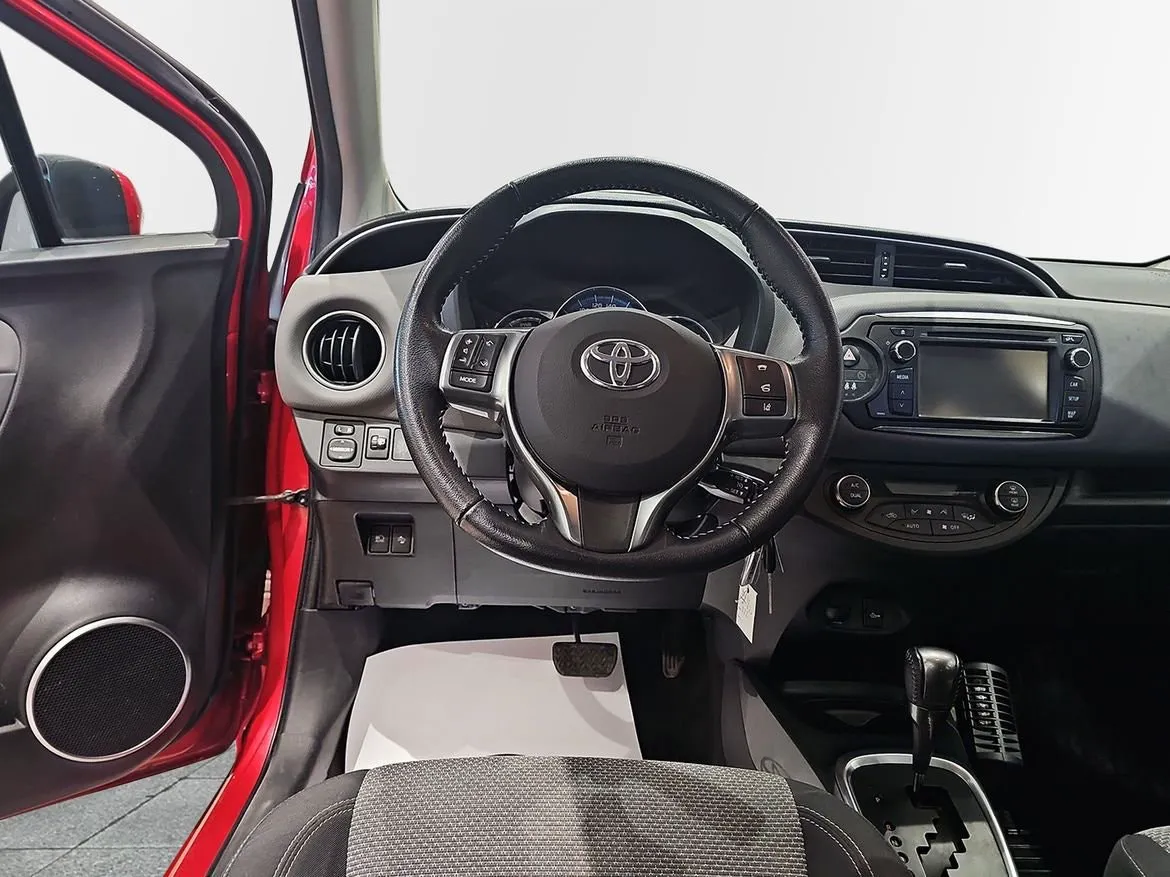 Vehicle image 8