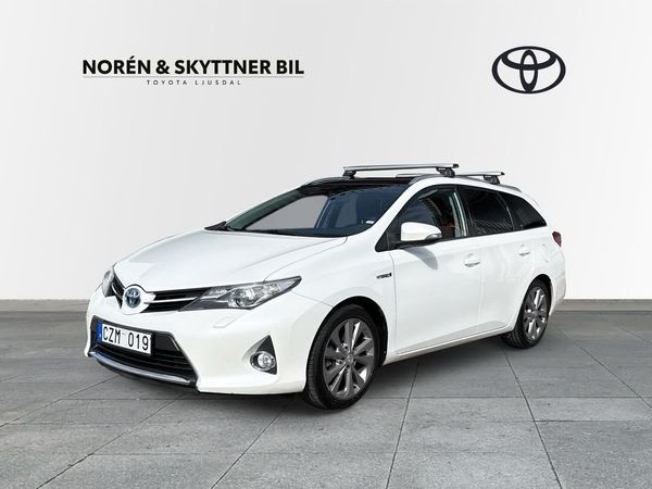 Toyota Auris 1.8 HYBRID TOU - 2014