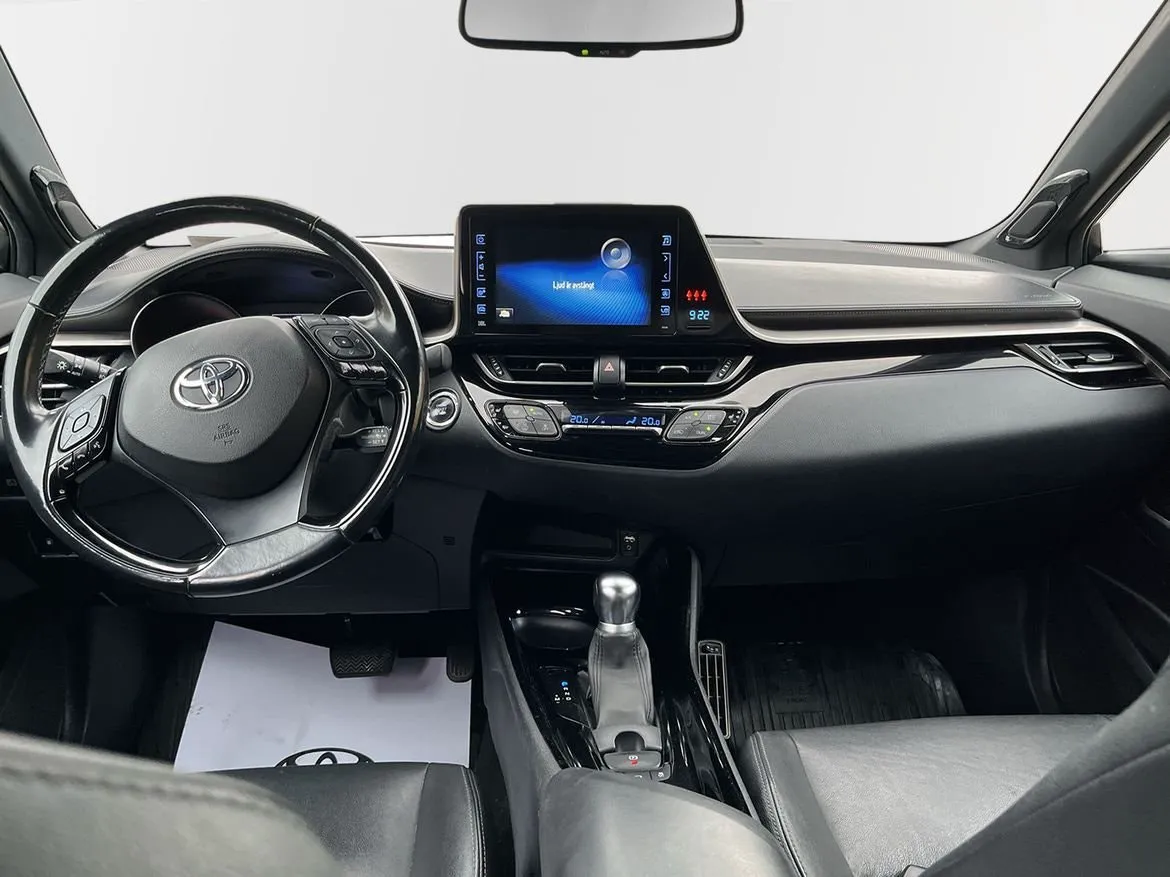 Vehicle image 8
