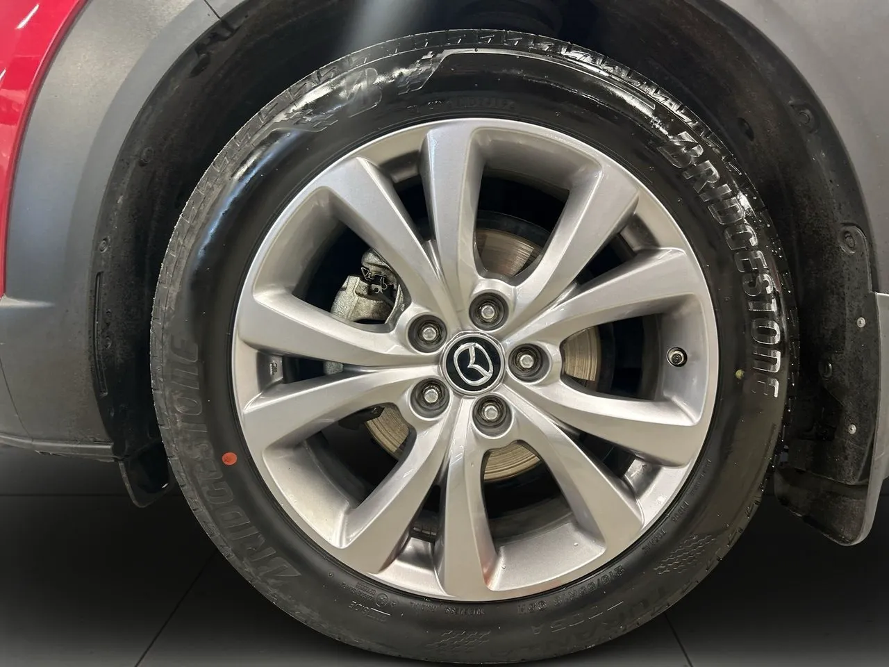 Vehicle image 13