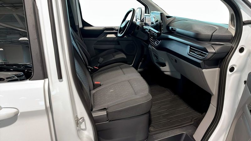 Ford Tourneo Custom bild 3