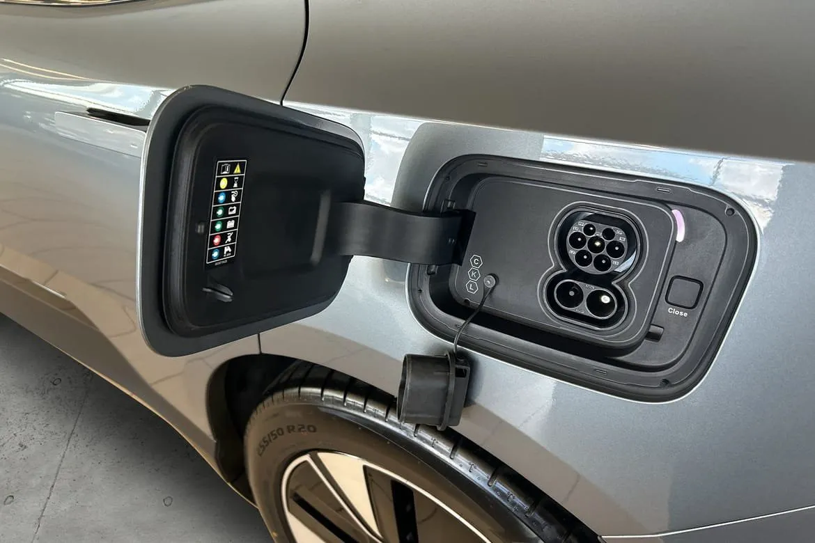 Vehicle image 21