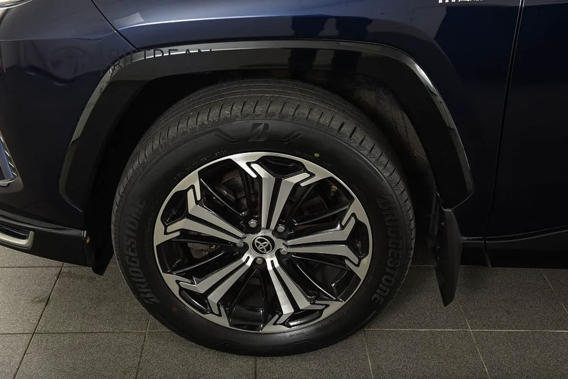 Vehicle image 21