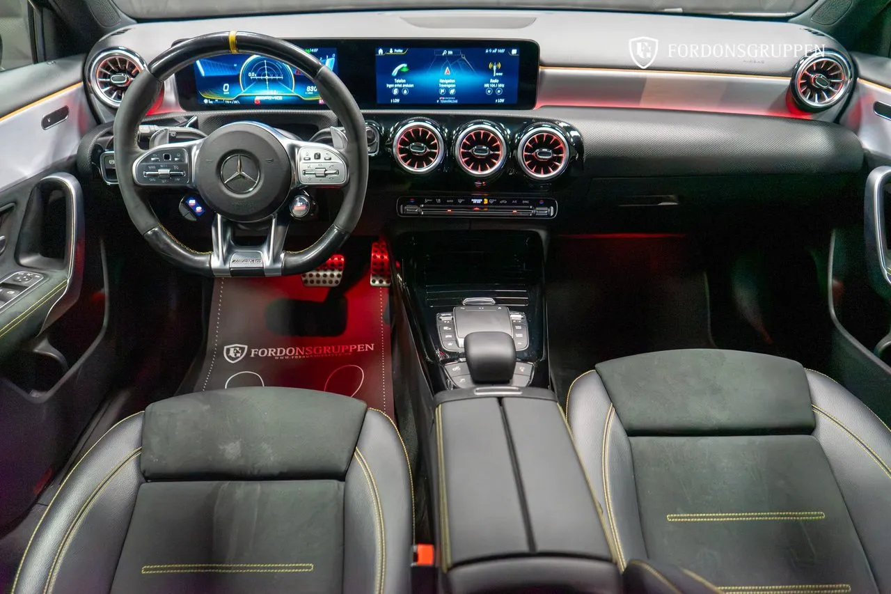 Vehicle image 18