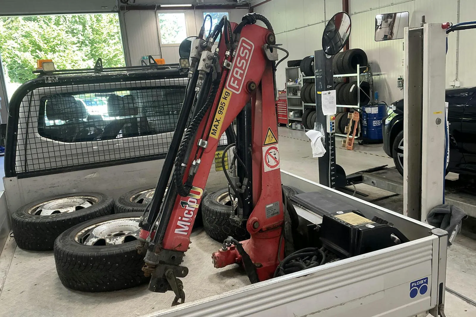 Vehicle image 13
