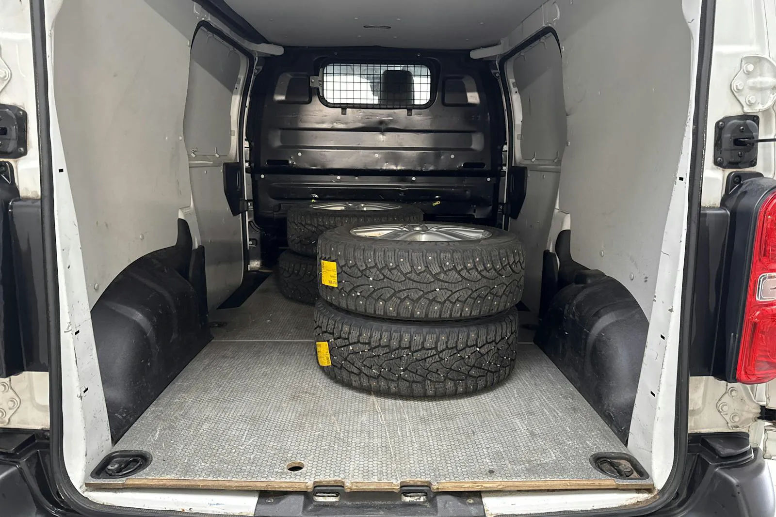 Vehicle image 7