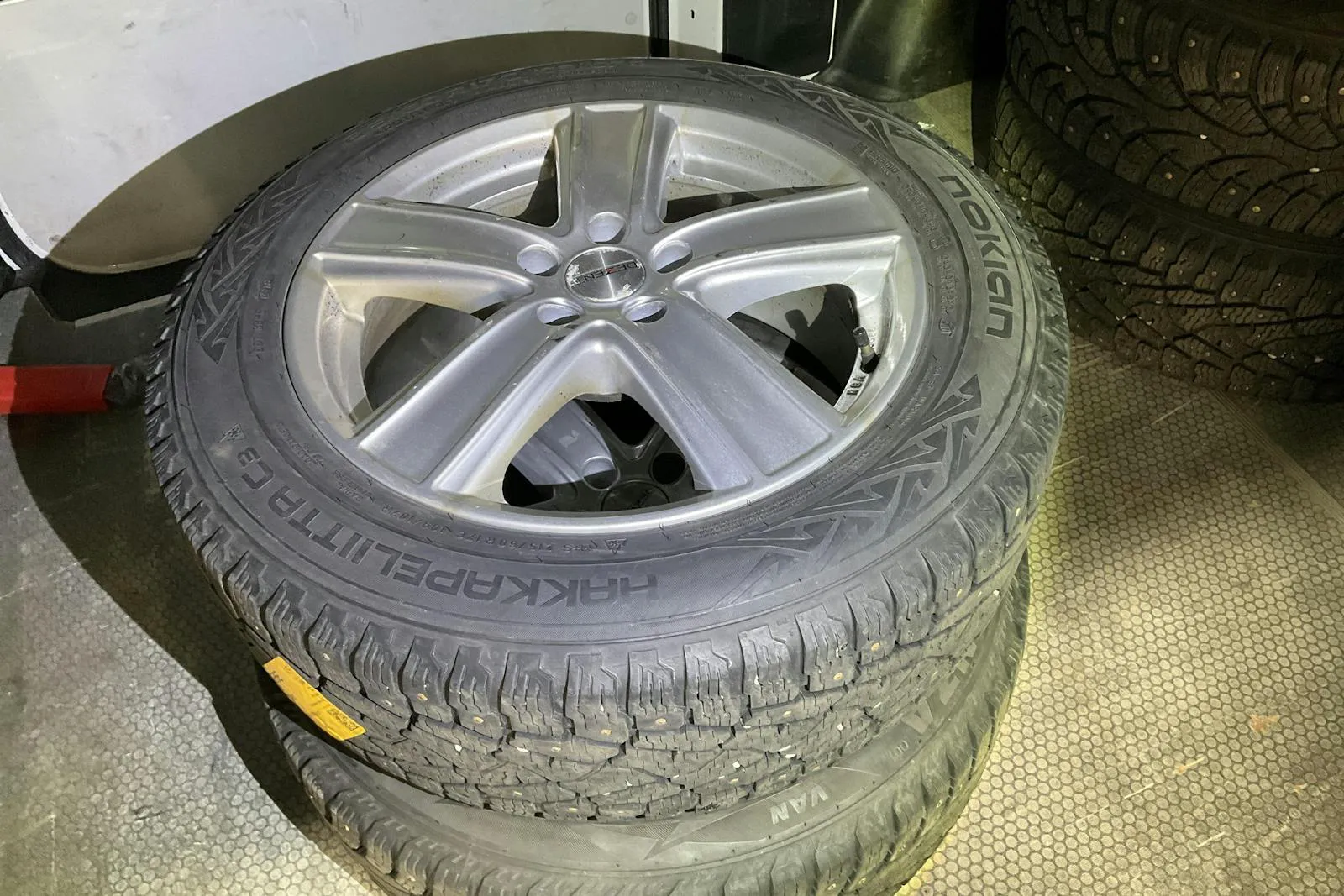 Vehicle image 10