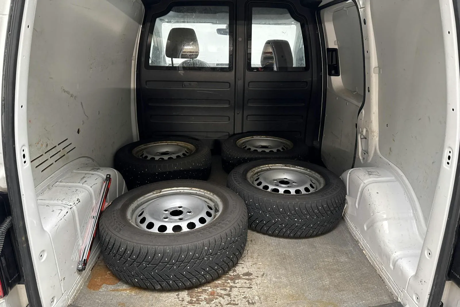 Vehicle image 7