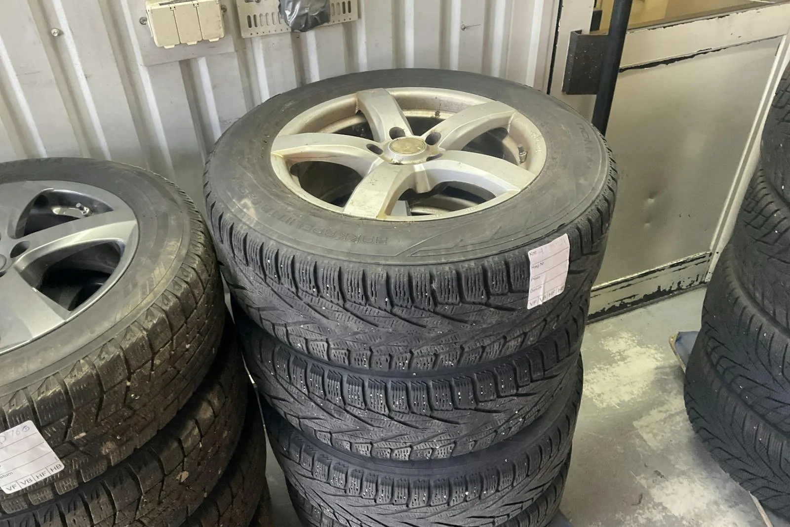 Vehicle image 14