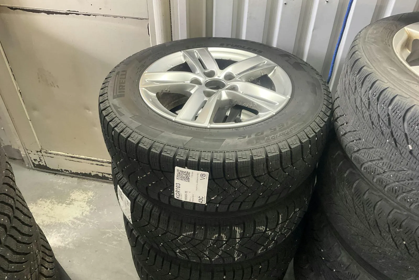 Vehicle image 12