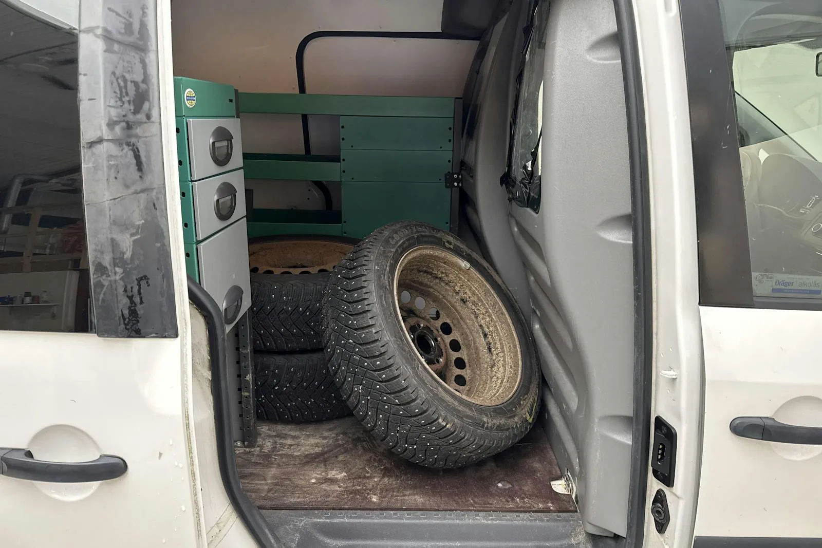 Vehicle image 6