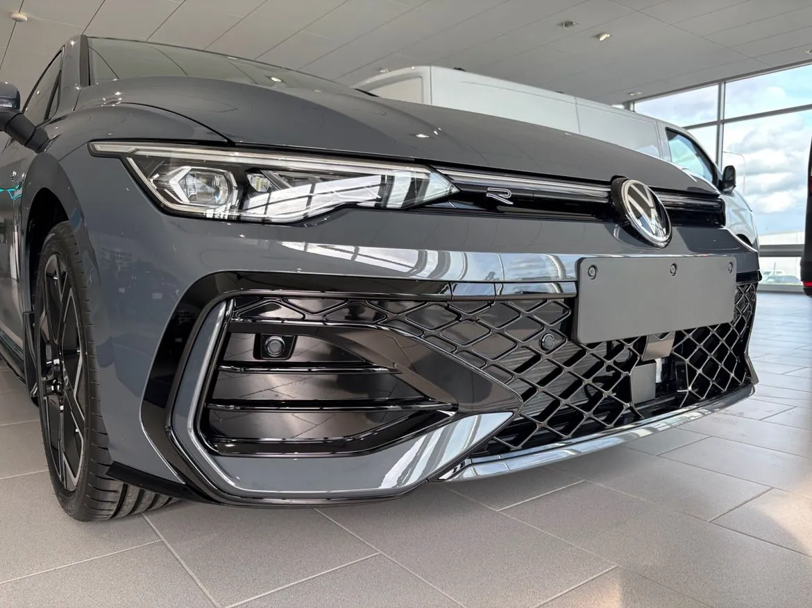Vehicle image 20