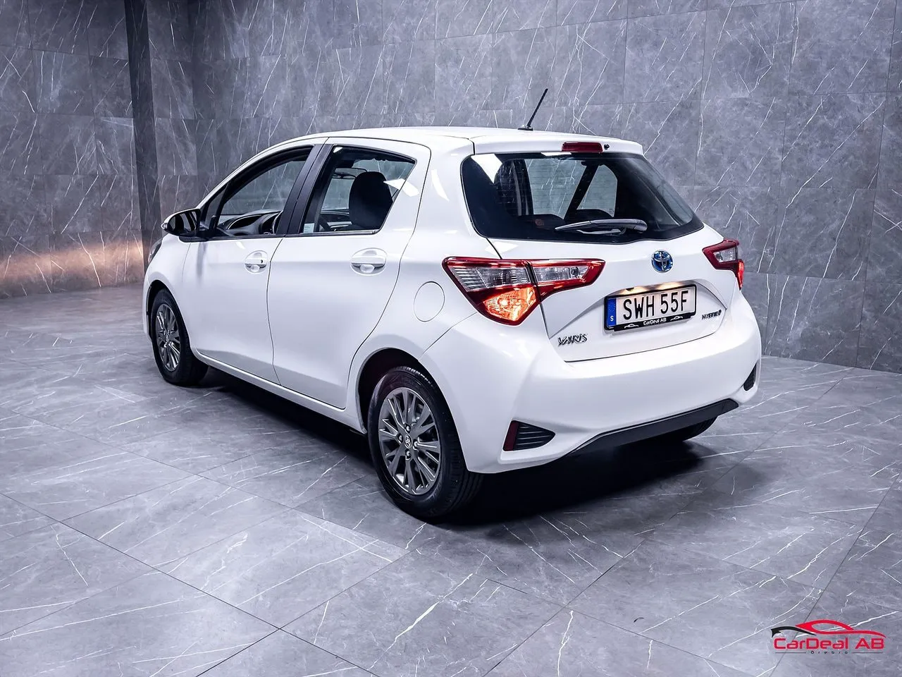 Vehicle image 4