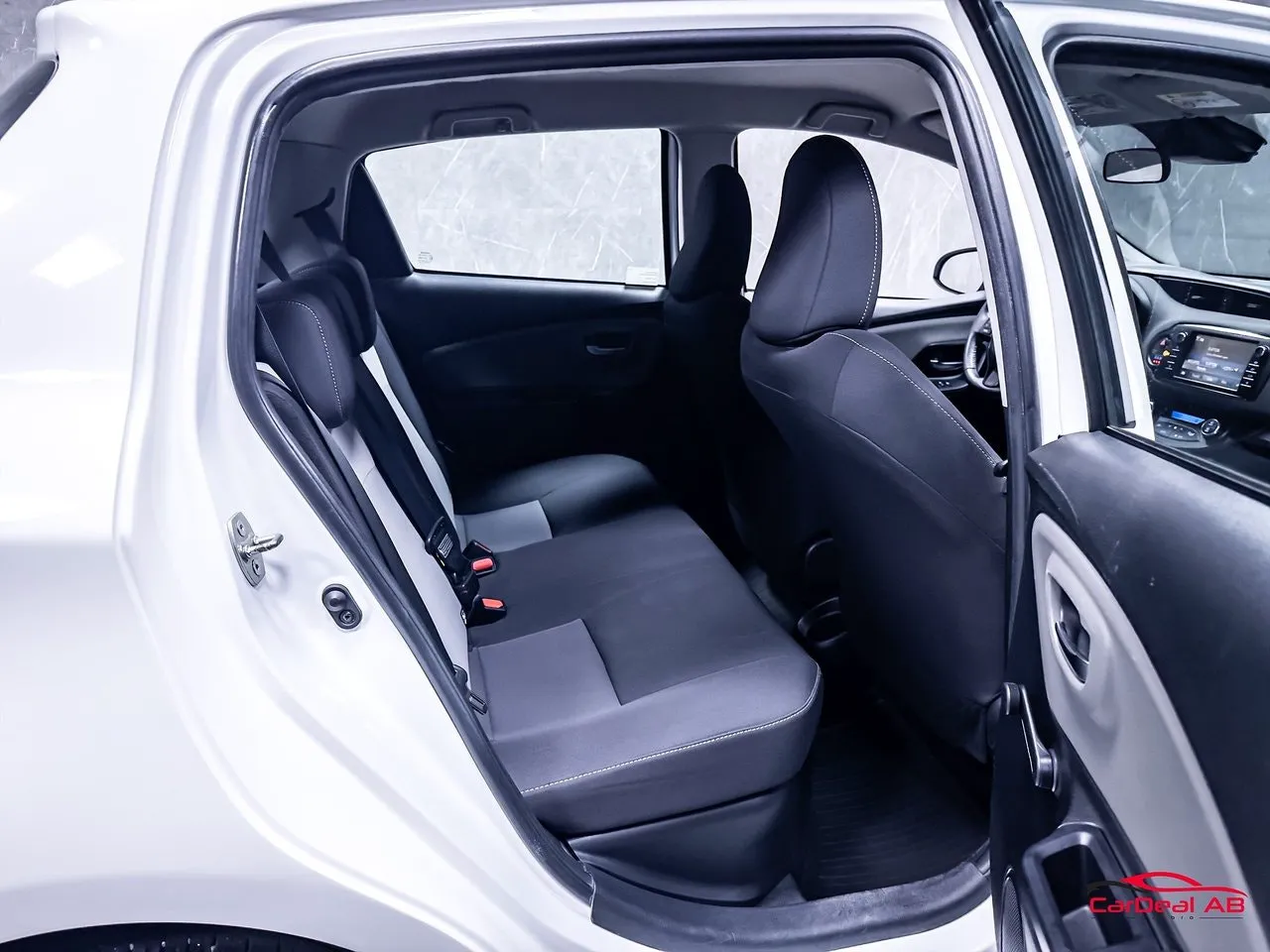 Vehicle image 15