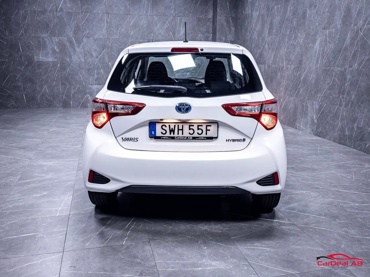 Vehicle image 5