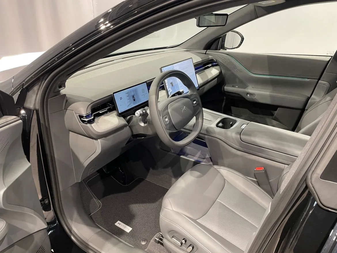 Vehicle image 22