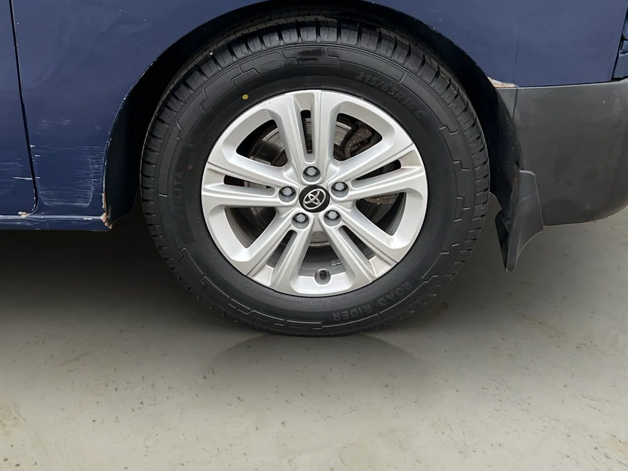 Vehicle image 30
