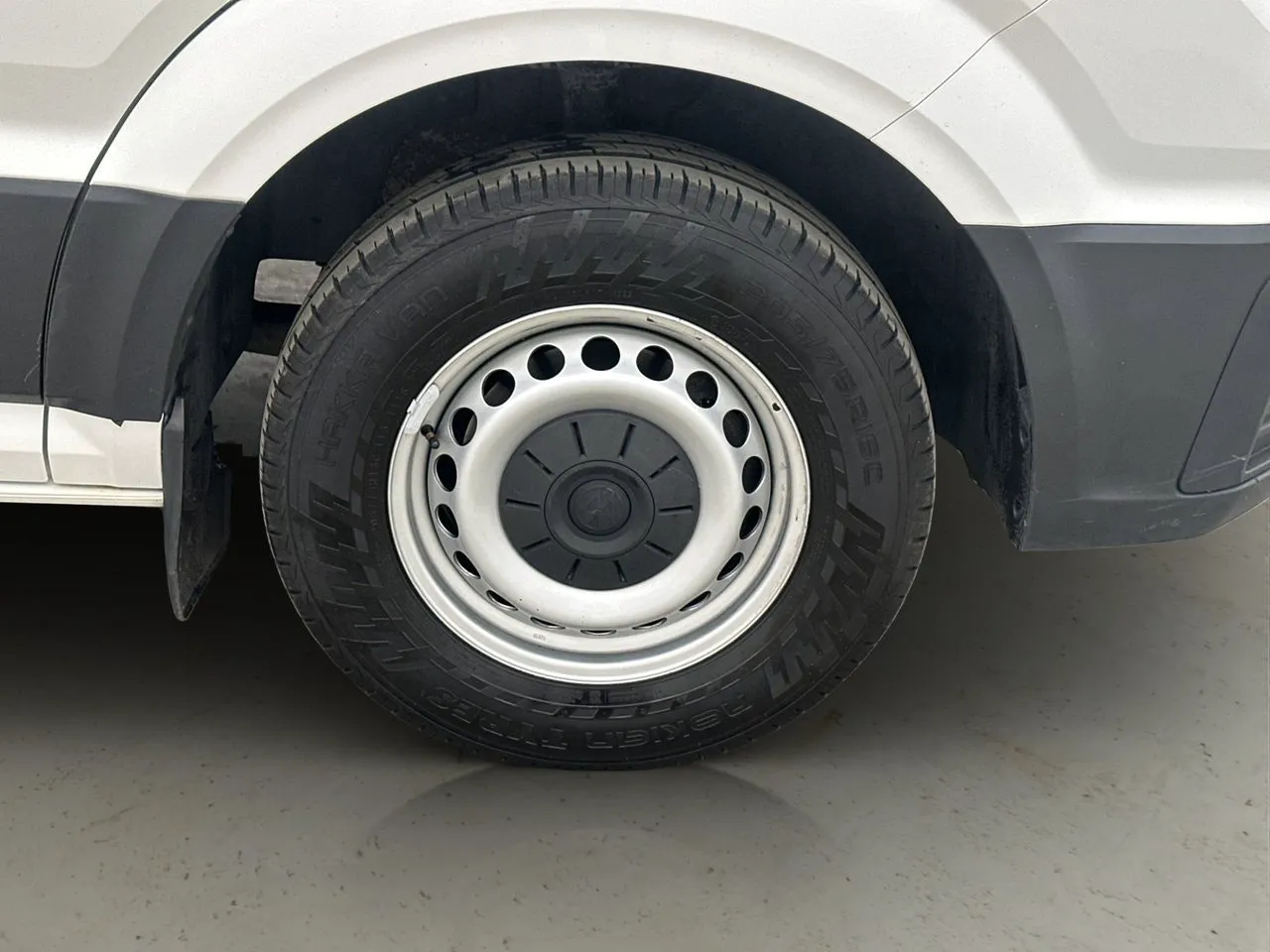 Vehicle image 35