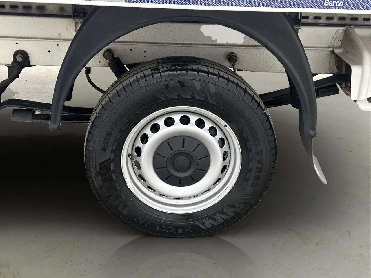 Vehicle image 33