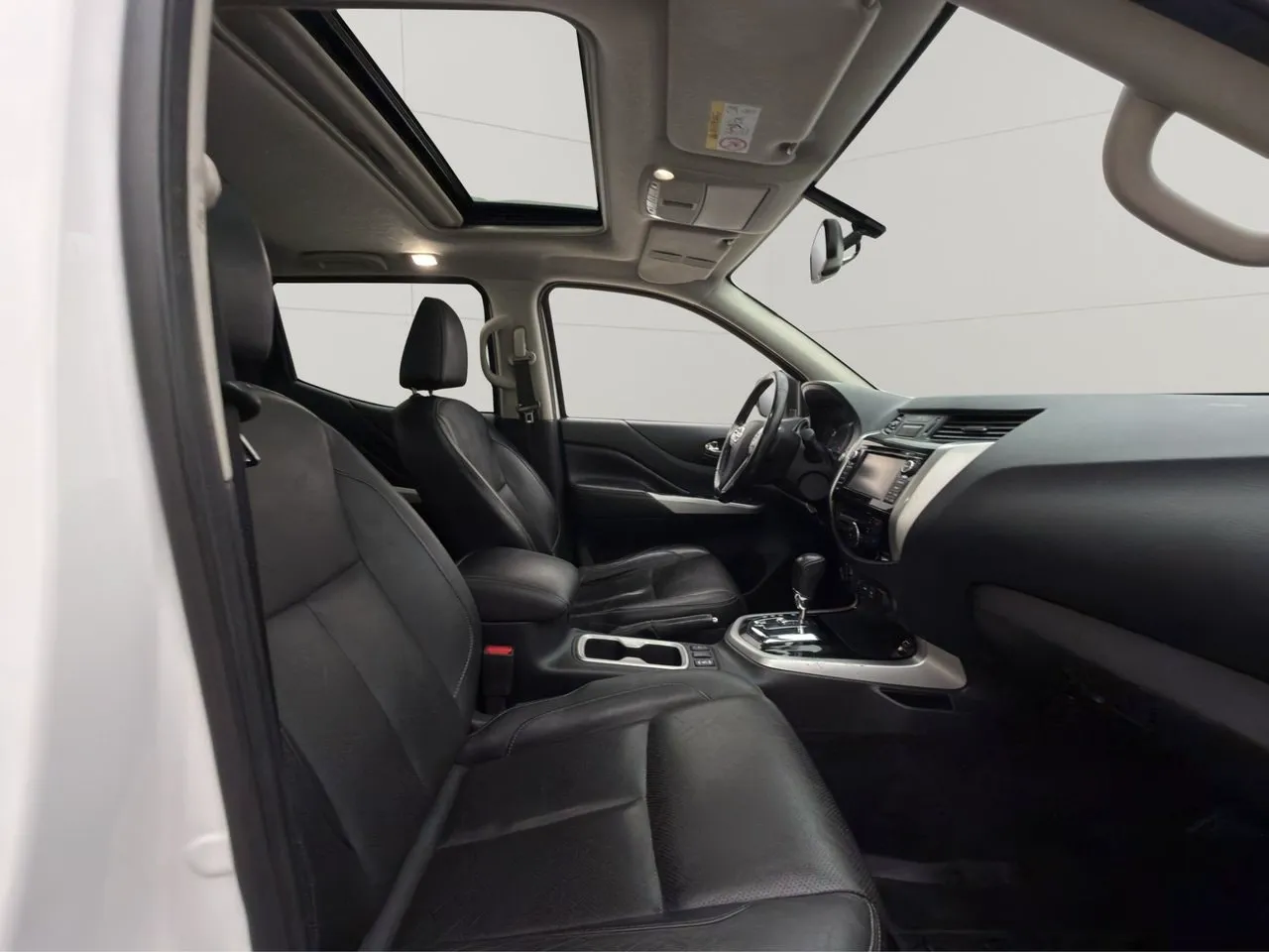Vehicle image 32
