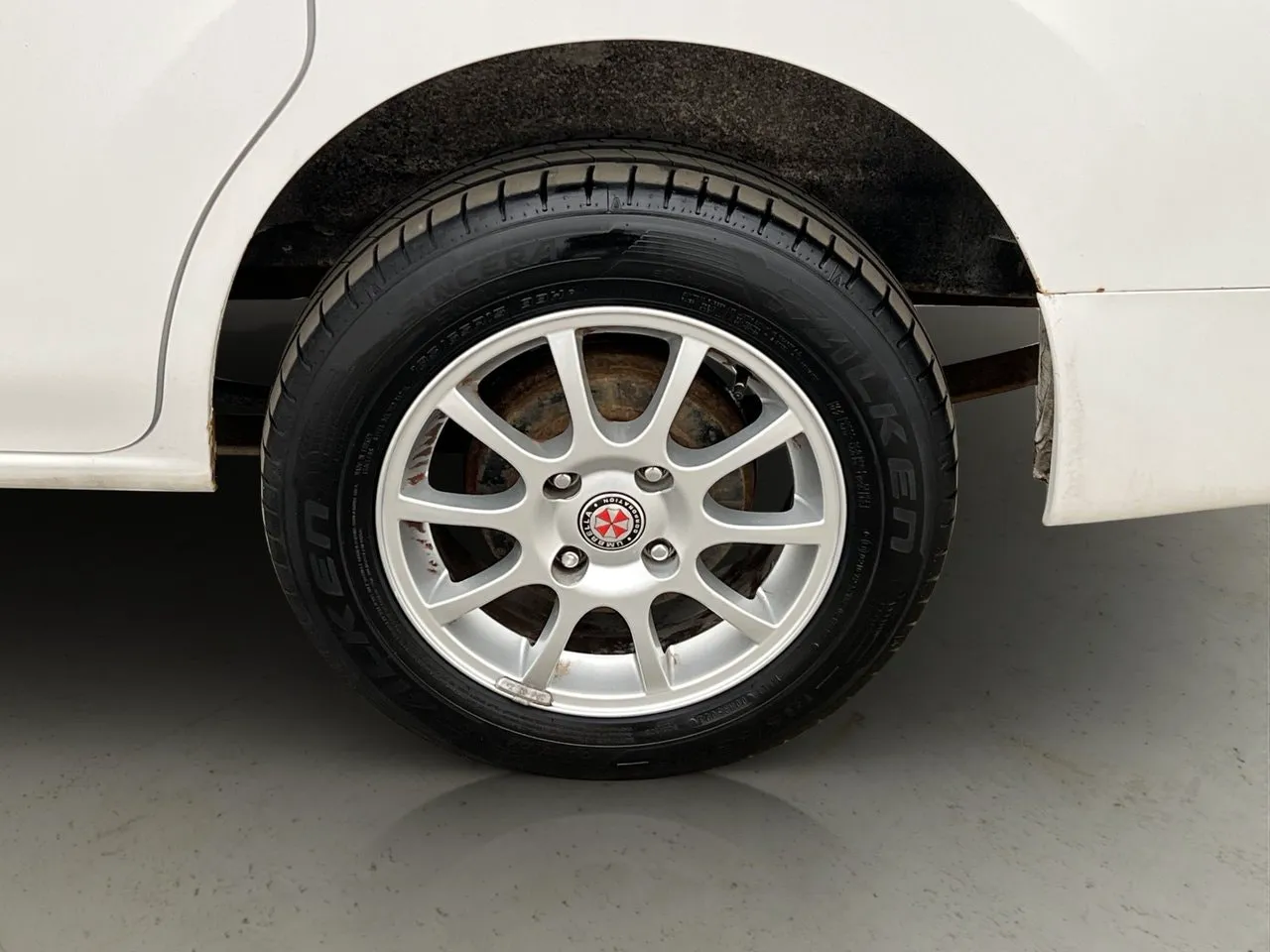 Vehicle image 26