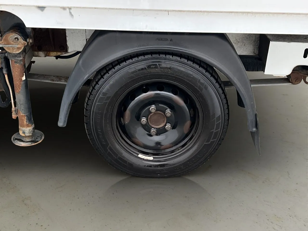 Vehicle image 33