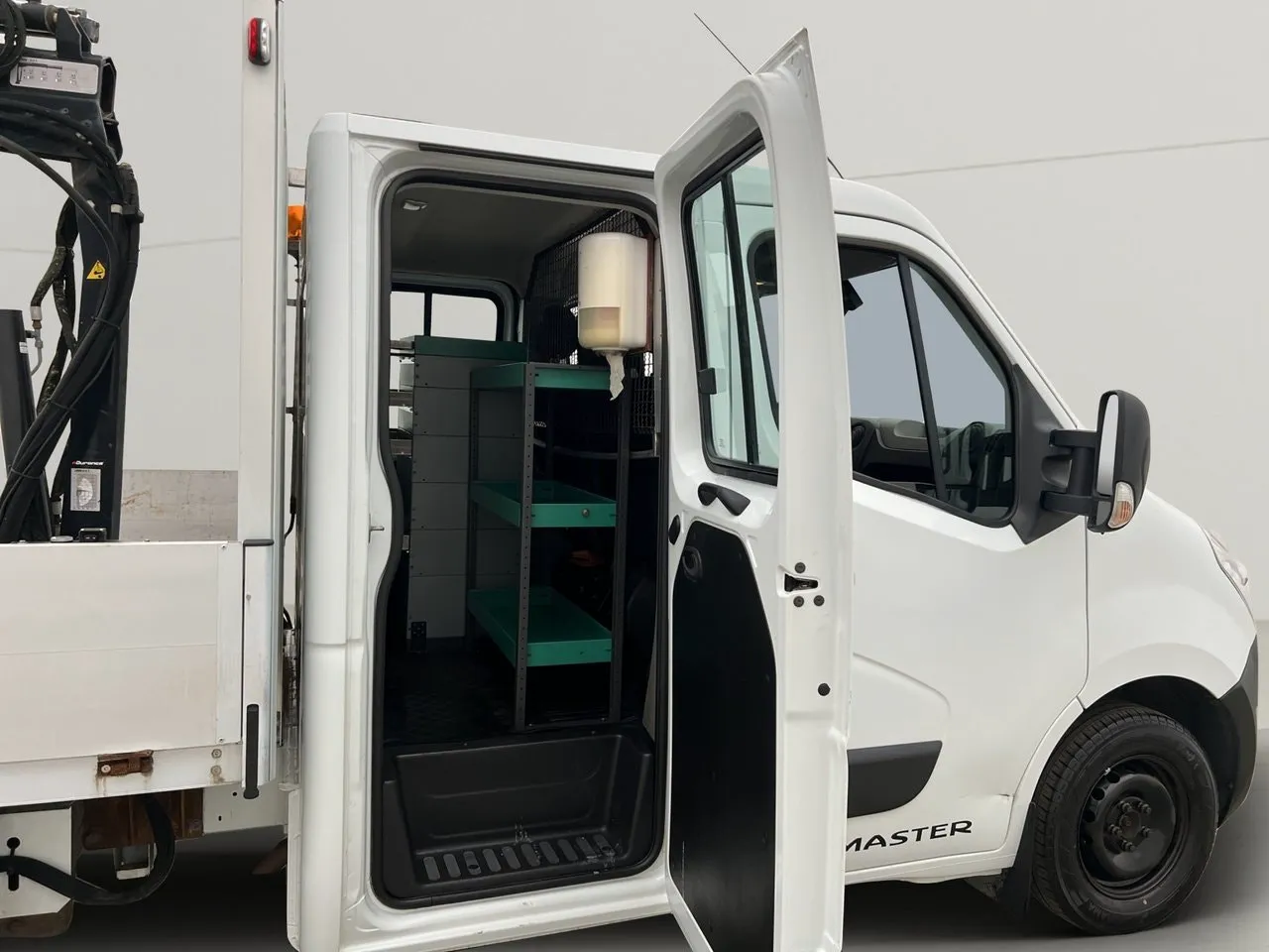 Vehicle image 13