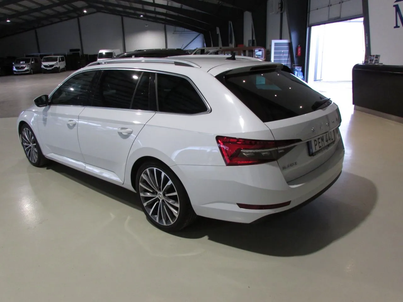 Vehicle image 6