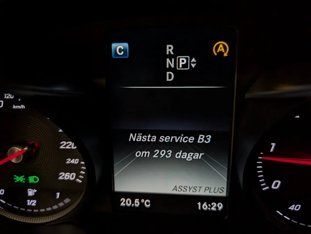 Vehicle image 16