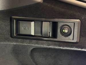 BMW i4 bild 16