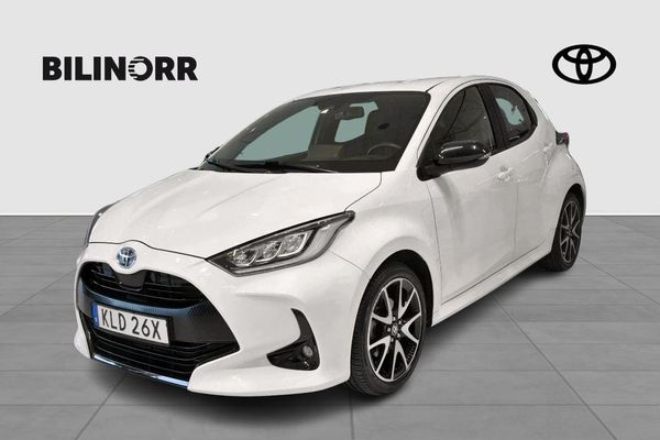 Toyota Yaris Hybrid 1,5 Style | Vinterhjul | Motorvärmare | - 2022