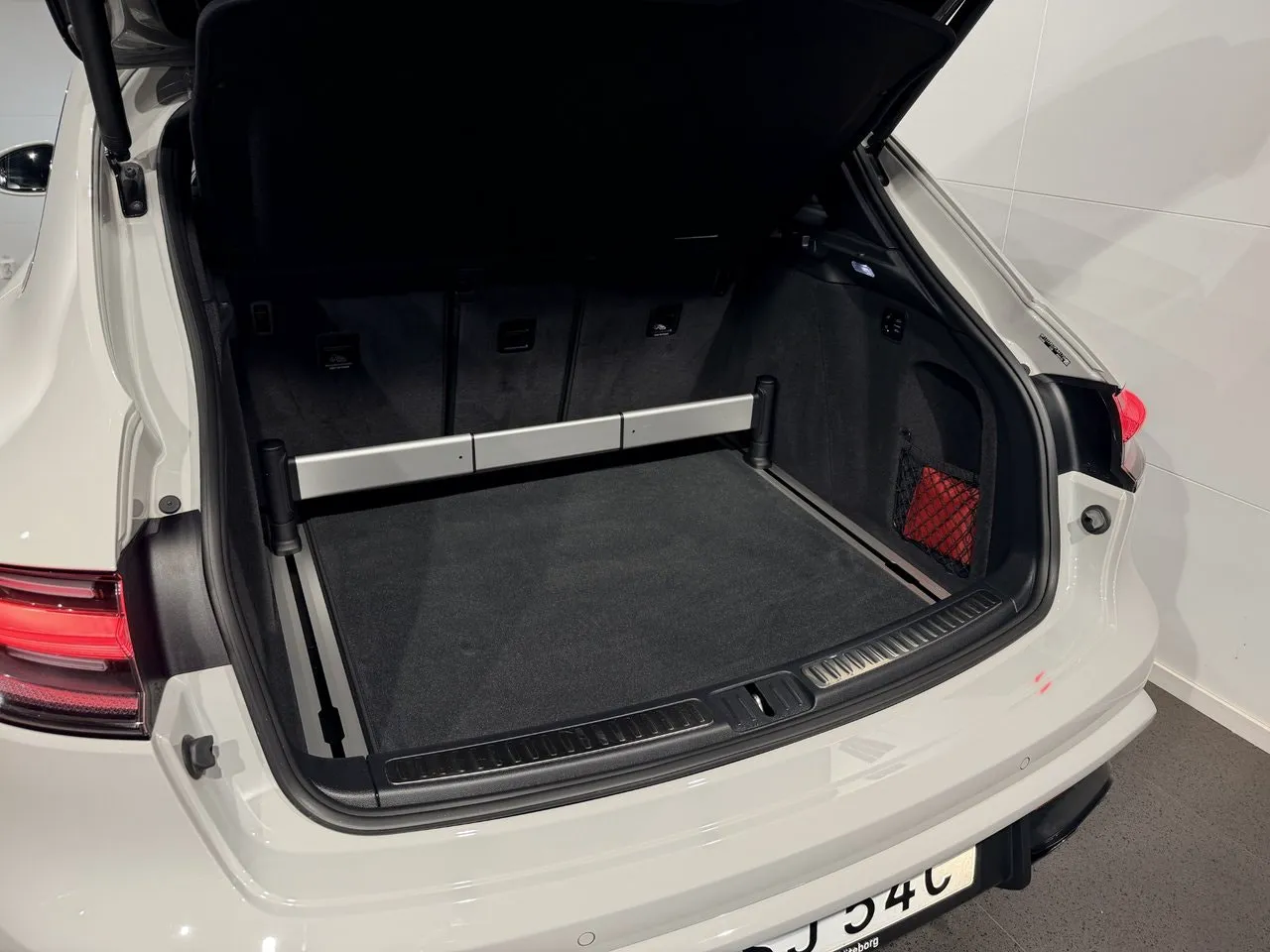 Vehicle image 26