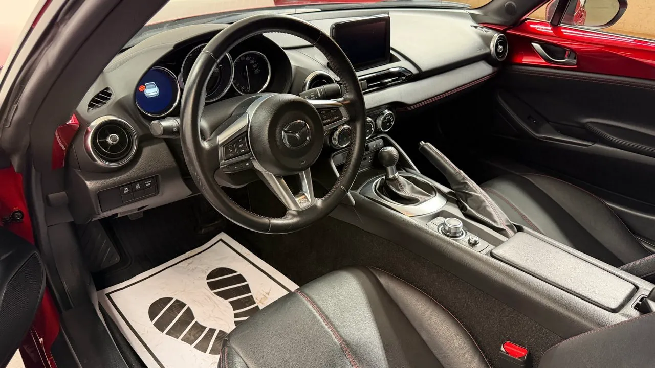 Vehicle image 8