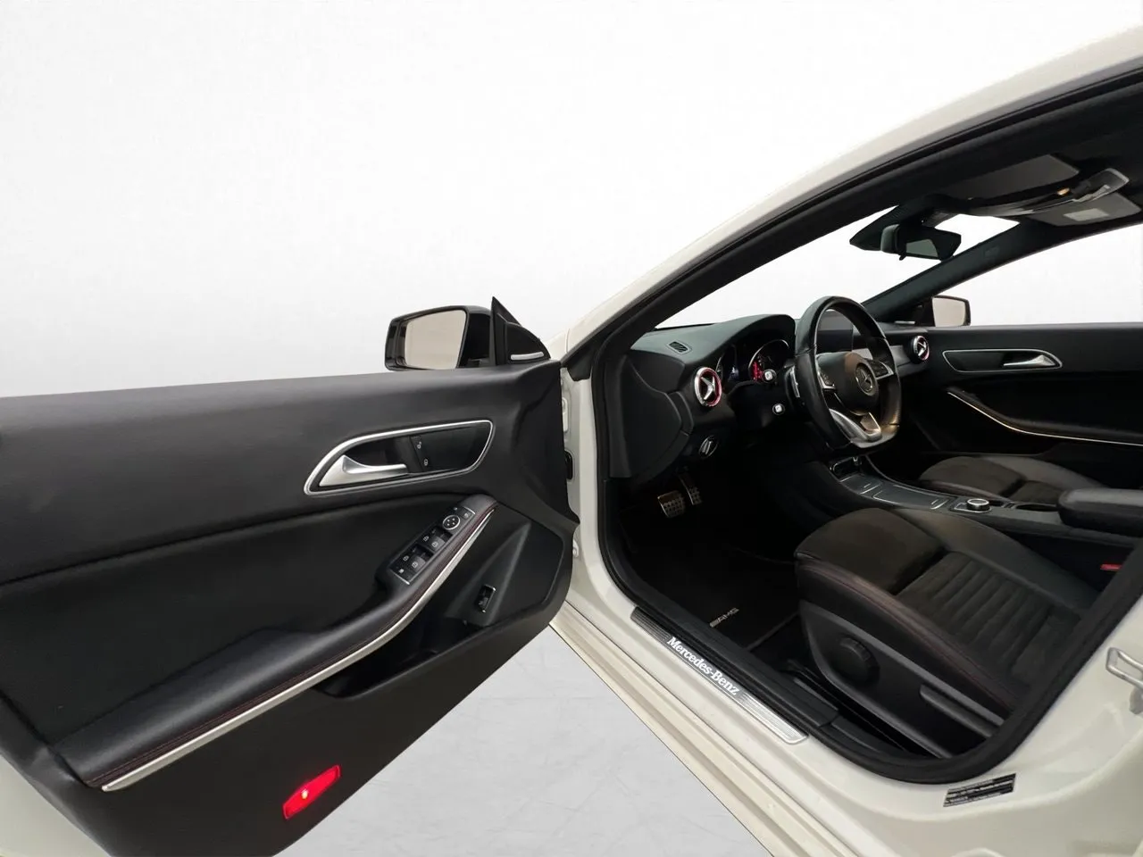 Vehicle image 32