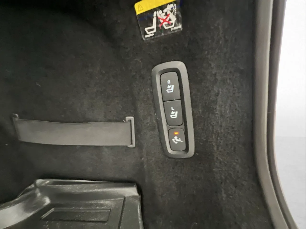 Vehicle image 34