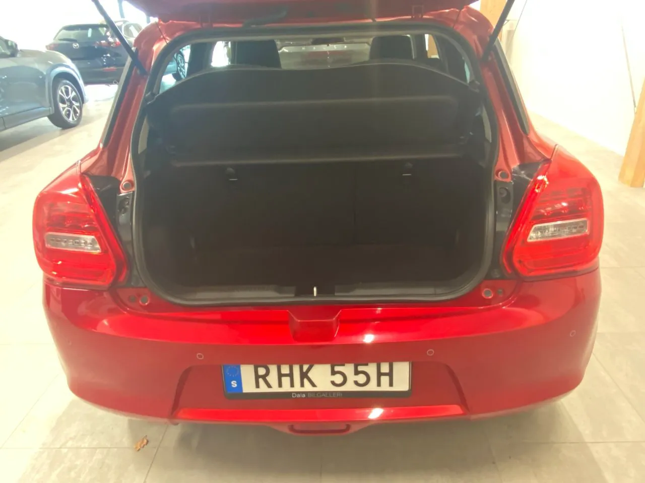 Vehicle image 15