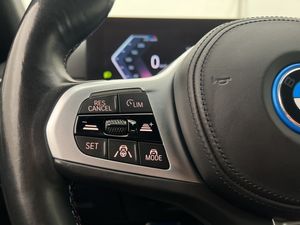 BMW i4 bild 21