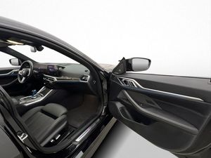 BMW i4 bild 34