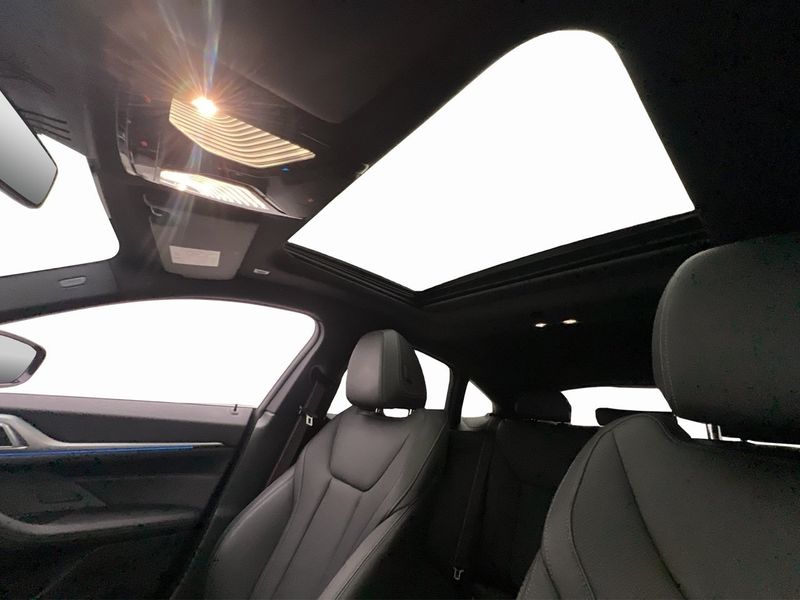 BMW i4 bild 14