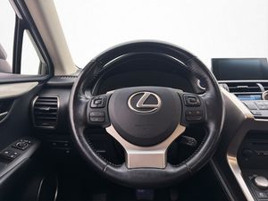 Lexus NX bild 13
