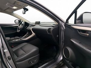 Lexus NX bild 23
