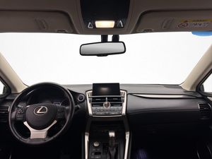 Lexus NX bild 12