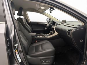 Lexus NX bild 24