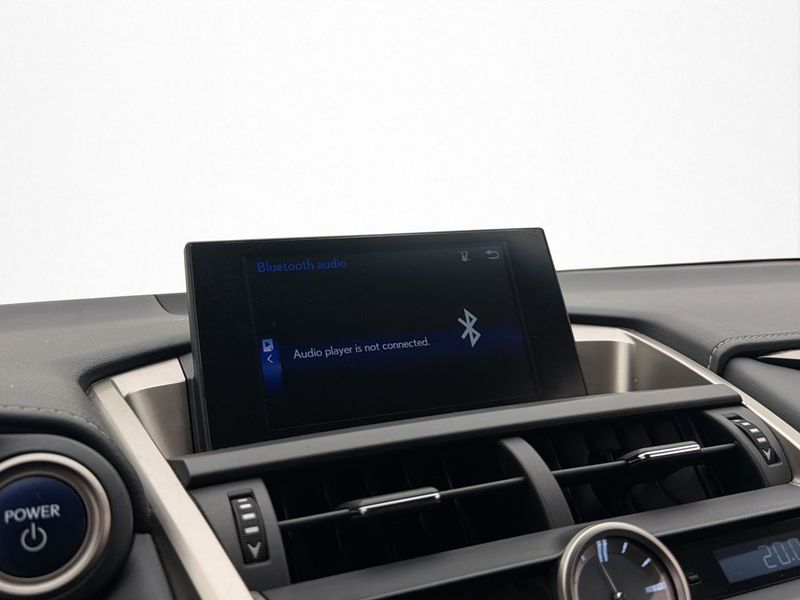 Lexus NX bild 18