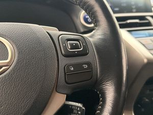 Lexus NX bild 16