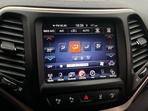 Jeep Cherokee bild 24