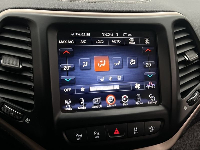 Jeep Cherokee bild 24