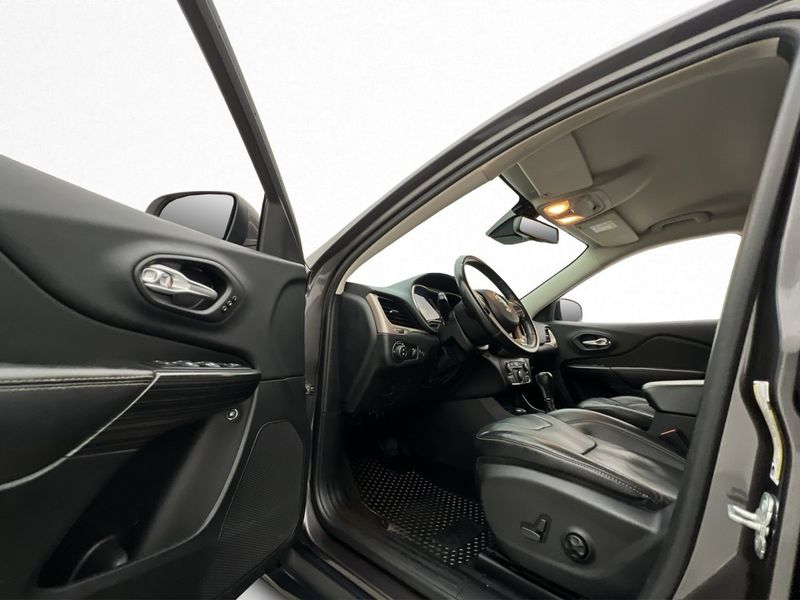 Jeep Cherokee bild 12